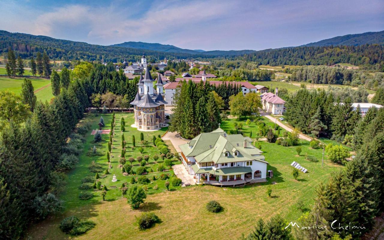 Casa de Pelerinaj Ierusalim Hozeva Guest House Minastirea Neamt Bagian luar foto