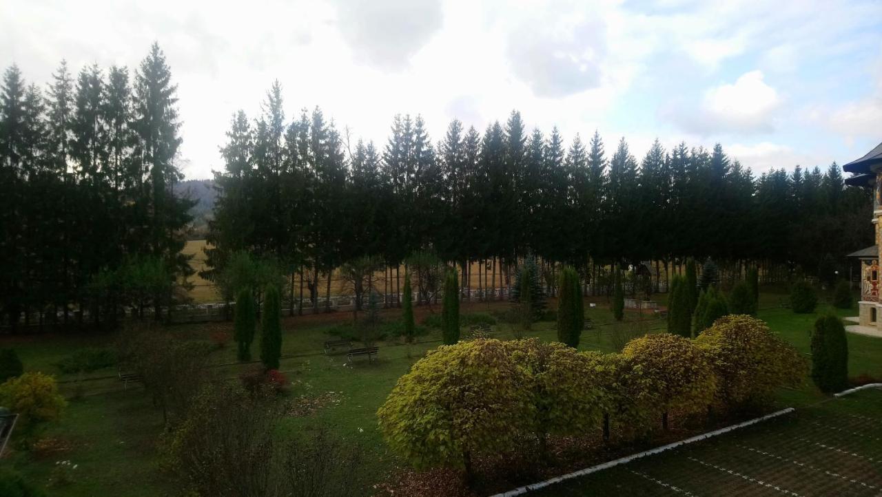Casa de Pelerinaj Ierusalim Hozeva Guest House Minastirea Neamt Bagian luar foto
